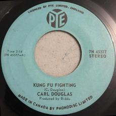 Kung Fu Fighting / Gamblin' Man  ( Good+/VG- )